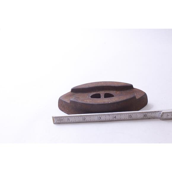 Antique Sad Iron, Rustic, Vintage, Ironing, Collectible, Homeware, Historic, - Picture 3 of 3